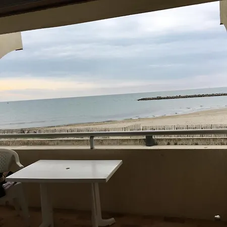 Front De Les Pieds Dans L'eau * Palavas-les-Flots