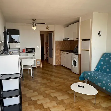 Front De Les Pieds Dans L'eau Apartment